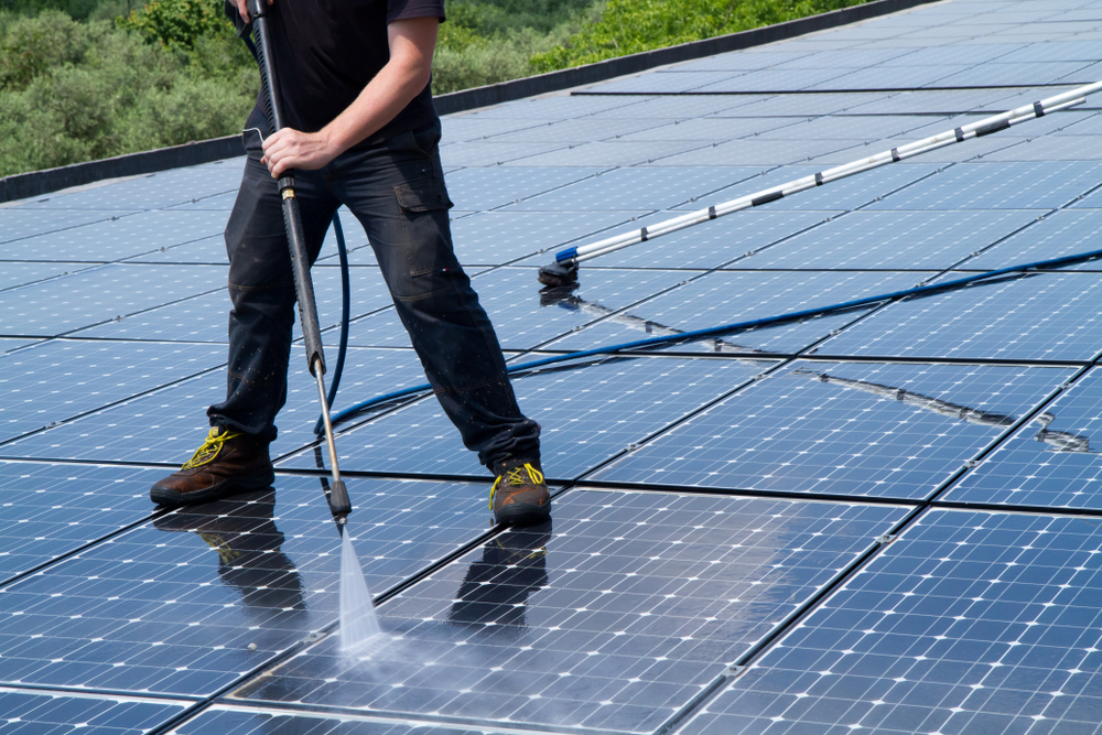 maintenir ses panneaux solaires en bon état